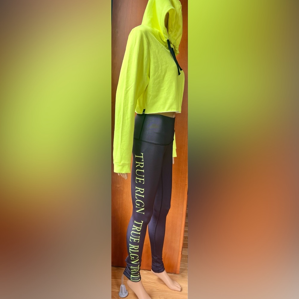 2Pc TRUE RELIGION Neon Crop Hoodie (XL,fits a S) & Logo Black Leggings Sz XS - Picture 6 of 11